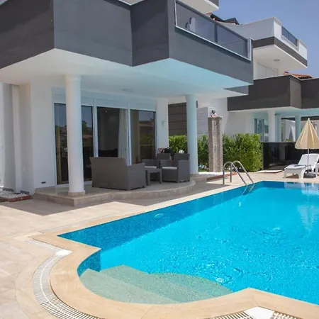 Villa Sunrise Hill With Private Pool Side